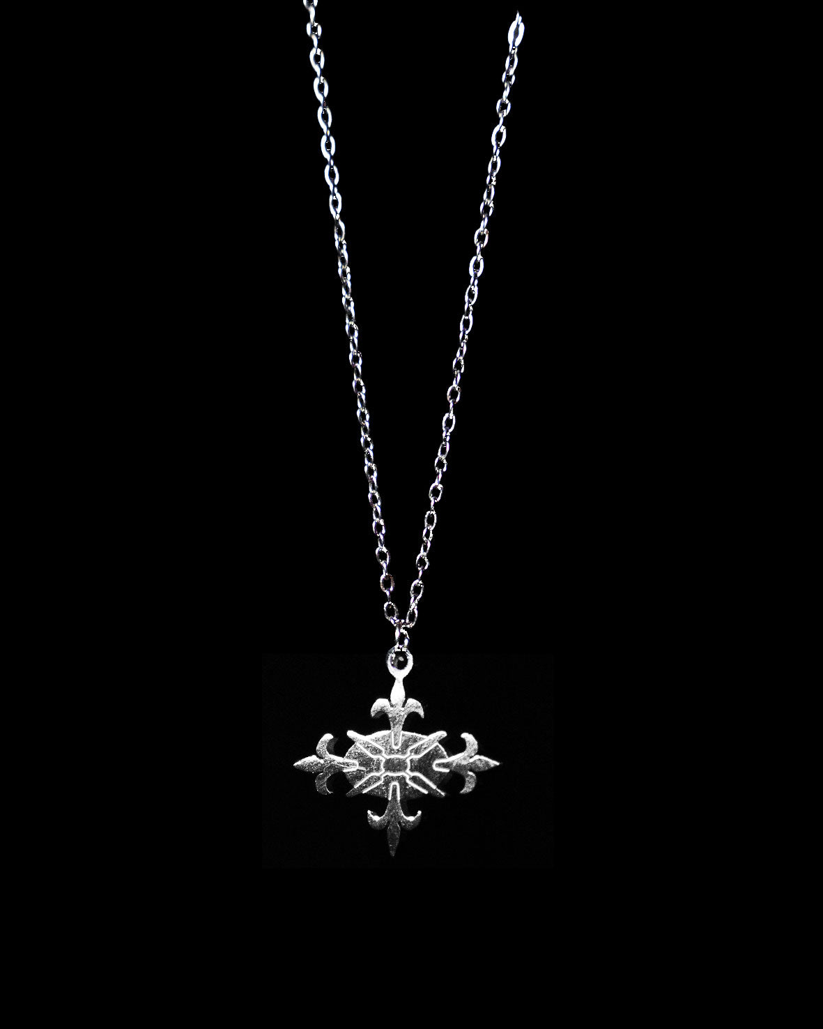 SiLVER NECKLACE
