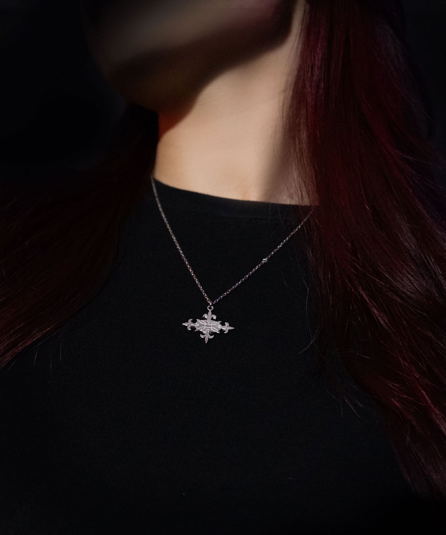 SiLVER NECKLACE