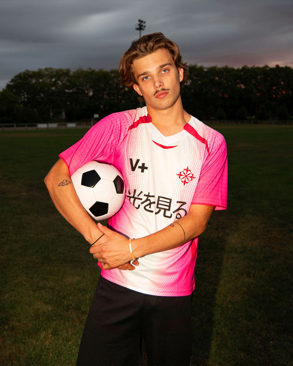 光を見る FOOTBALL KiT