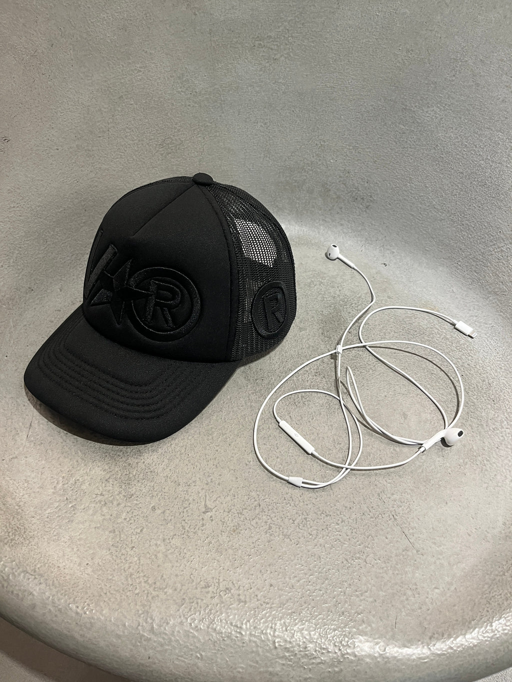 V+ CAP