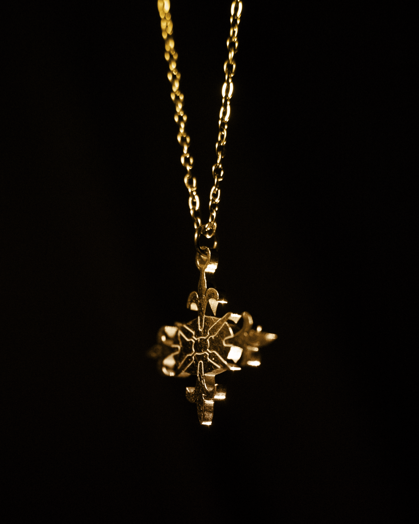 .: GOLD :. chain