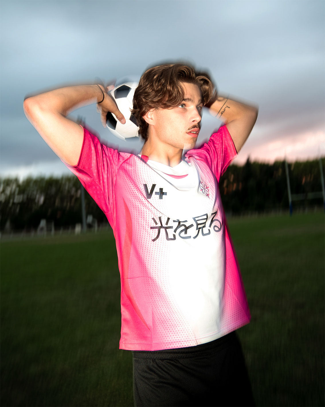 光を見る FOOTBALL KiT